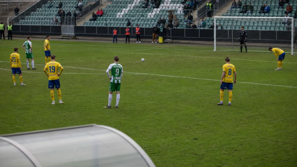Falkenberg befäster andraplatsen efter klar seger mot Brage