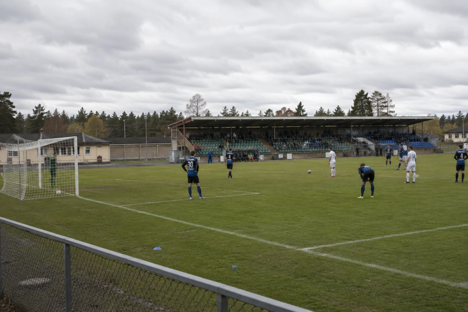 Karlberg vänder och slår Karlstad Fotboll